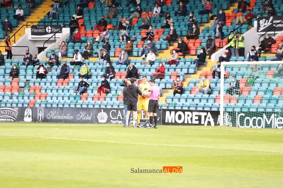 Foto 7 - El Puma Ch&aacute;vez no deja caer al fango a un Salamanca UDS que no se cansa de jugar a la ruleta rusa...