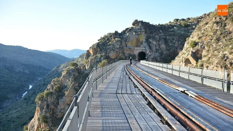  Las entradas para los días 24 y 25 de abril están también a punto de agotarse / CORREDERA