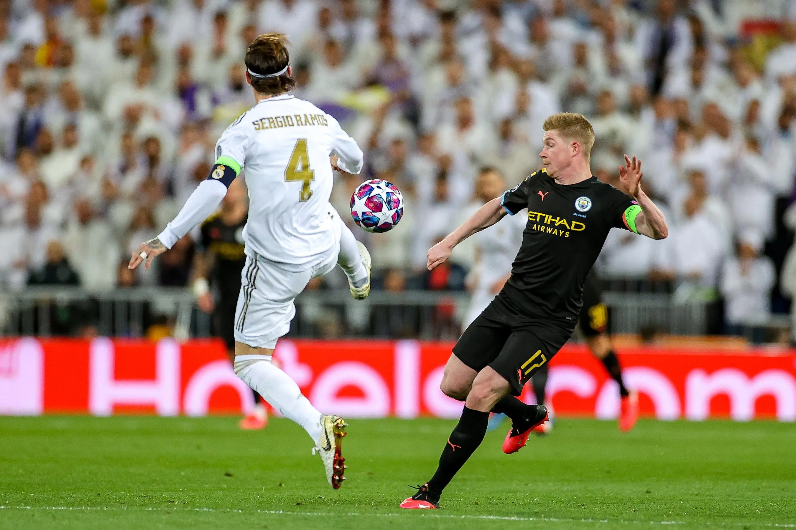 Sergio Ramos y Kevin de Bruyne, en un partido de Champions