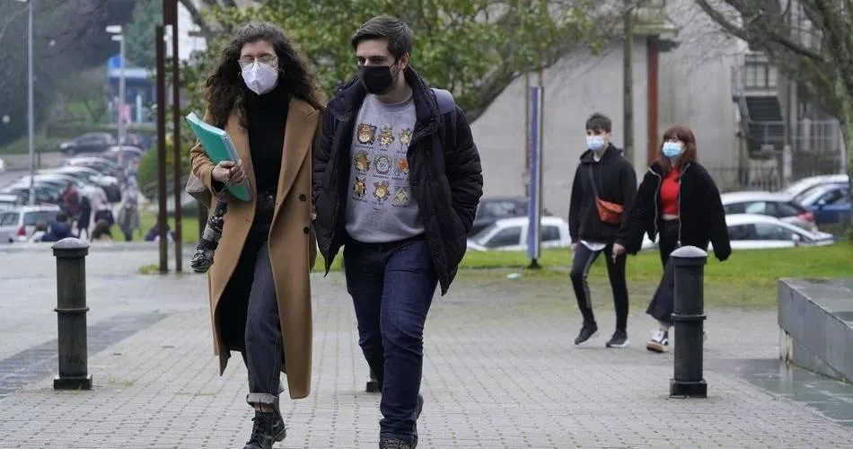 La OMS alerta: los contagios entre personas de 25 a 59 años están disparándose de manera muy...