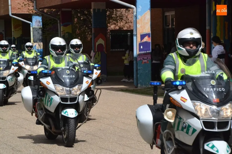 Foto 8 - Sentido homenaje de la Guardia Civil a sus dos compa&ntilde;eros de Tr&aacute;fico fallecidos en el &uacute;ltimo...