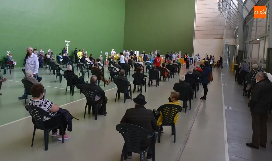 Foto 6 - La Zona B&aacute;sica de Ciudad Rodrigo vive su mayor jornada de vacunaci&oacute;n hasta ahora con 1.700...