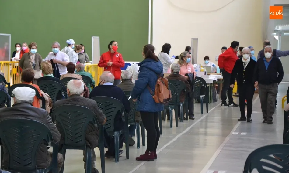Foto 2 - La Zona B&aacute;sica de Ciudad Rodrigo vive su mayor jornada de vacunaci&oacute;n hasta ahora con 1.700...