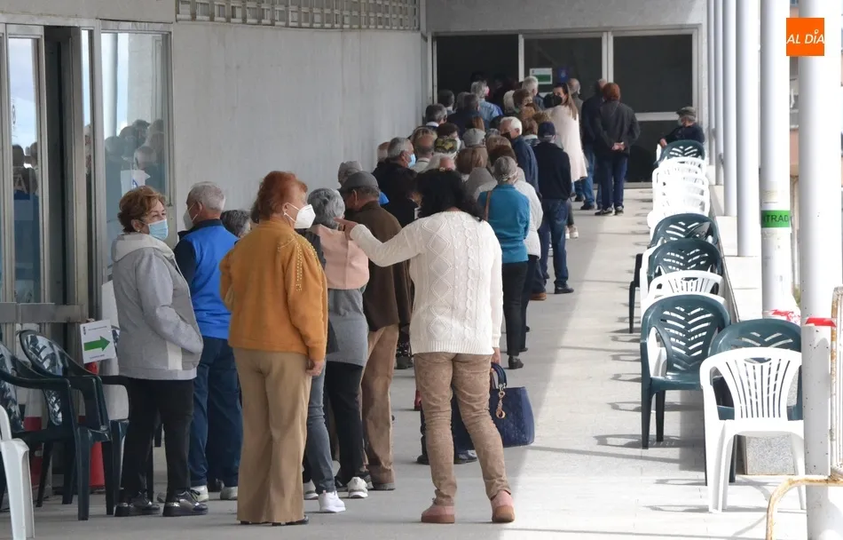 Foto 5 - La Zona B&aacute;sica de Ciudad Rodrigo vive su mayor jornada de vacunaci&oacute;n hasta ahora con 1.700...