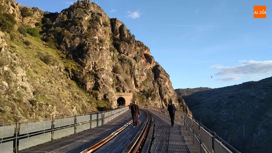 El recorrido del Camino de Hierro no deja a nadie indiferente / CORREDERA