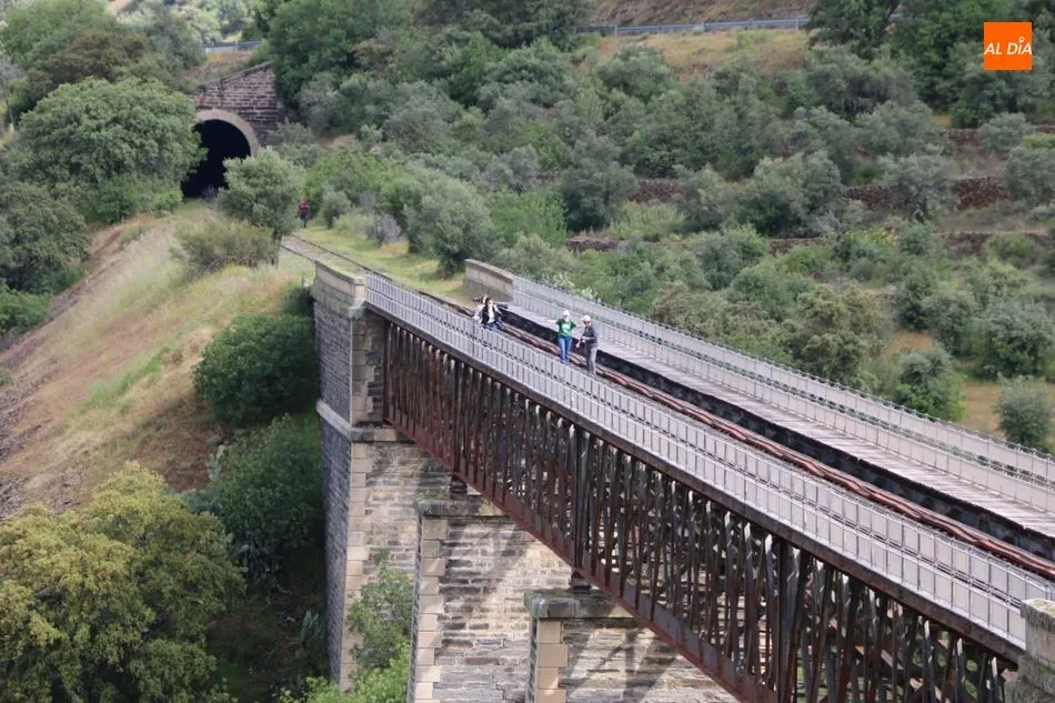 Foto 2 - El Camino de Hierro ya es un recurso tur&iacute;stico de referencia en las Arribes  