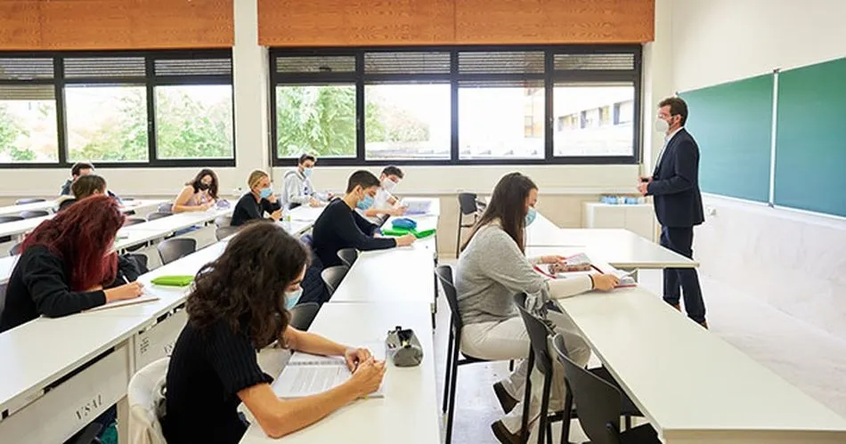 Esta ayuda se destinará a la promoción de la formación de sus jóvenes doctores, del fomento de la movilidad de su personal docente e investigador para la recualificación del profesorado funcionario y contratado y de la atracción del talento internacional.