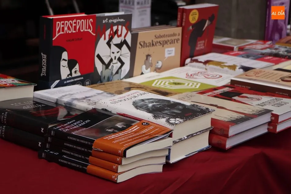 Foto 9 - El D&iacute;a del Libro en Salamanca se celebra con literatura en la calle
