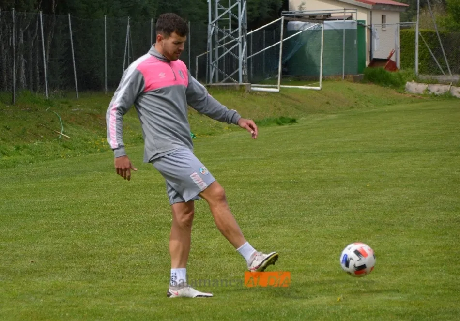 Foto 11 - Problemas en defensa: Casado no completa el entrenamiento del Salamanca UDS y Sep&uacute;lveda no sale al ...