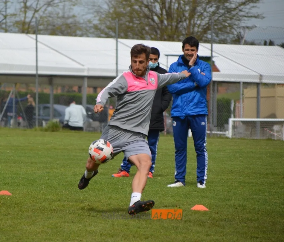 Foto 6 - Problemas en defensa: Casado no completa el entrenamiento del Salamanca UDS y Sep&uacute;lveda no sale al ...