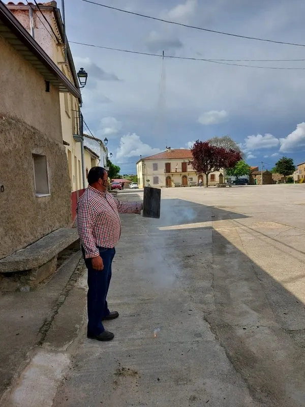 Foto 5 - Los vecinos de Olmedo de Camaces se mantienen fieles a la cita con San Jorge  