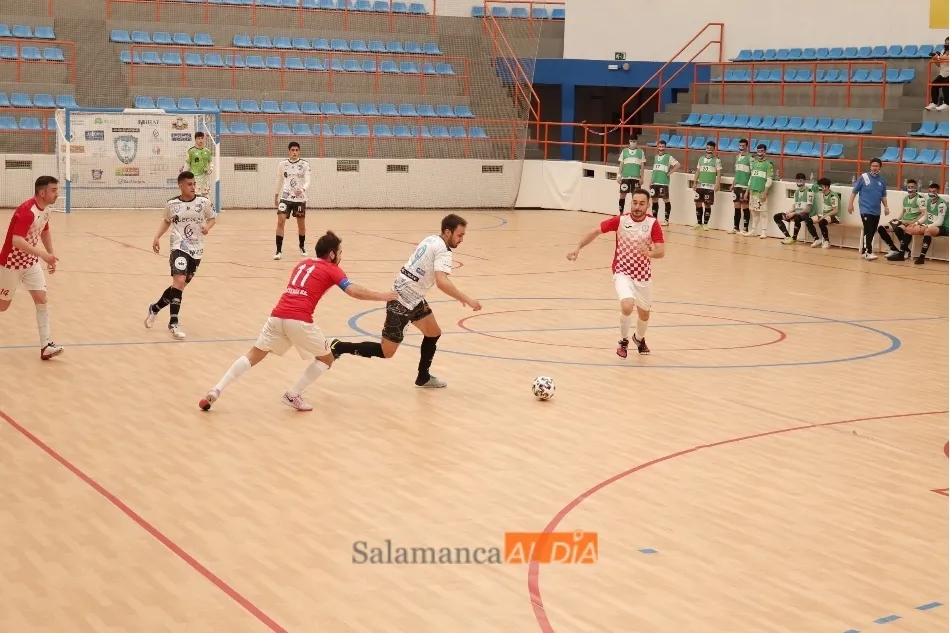 Foto 11 - Importante victoria del FS Salamanca Unionistas ante el Cistierna (6-1)  
