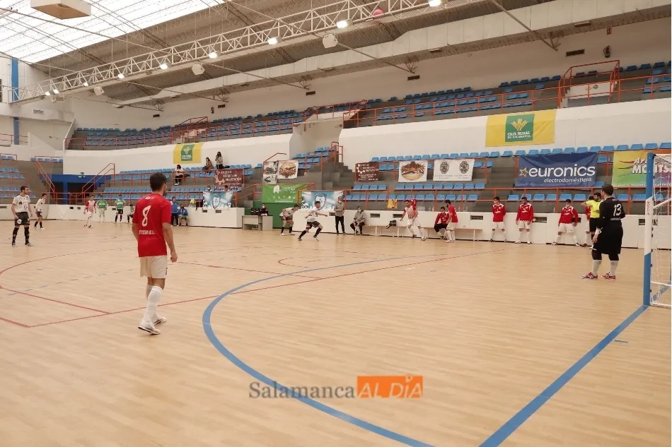 Foto 4 - Importante victoria del FS Salamanca Unionistas ante el Cistierna (6-1)  
