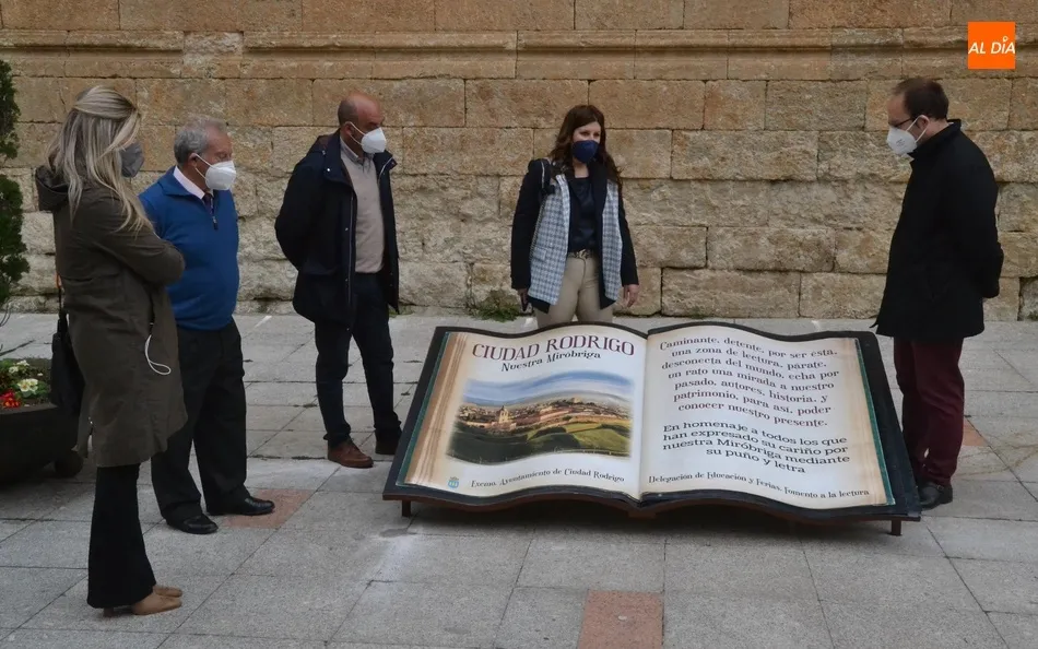 Inaugurada la original ruta literaria por las calles mirobrigenses  