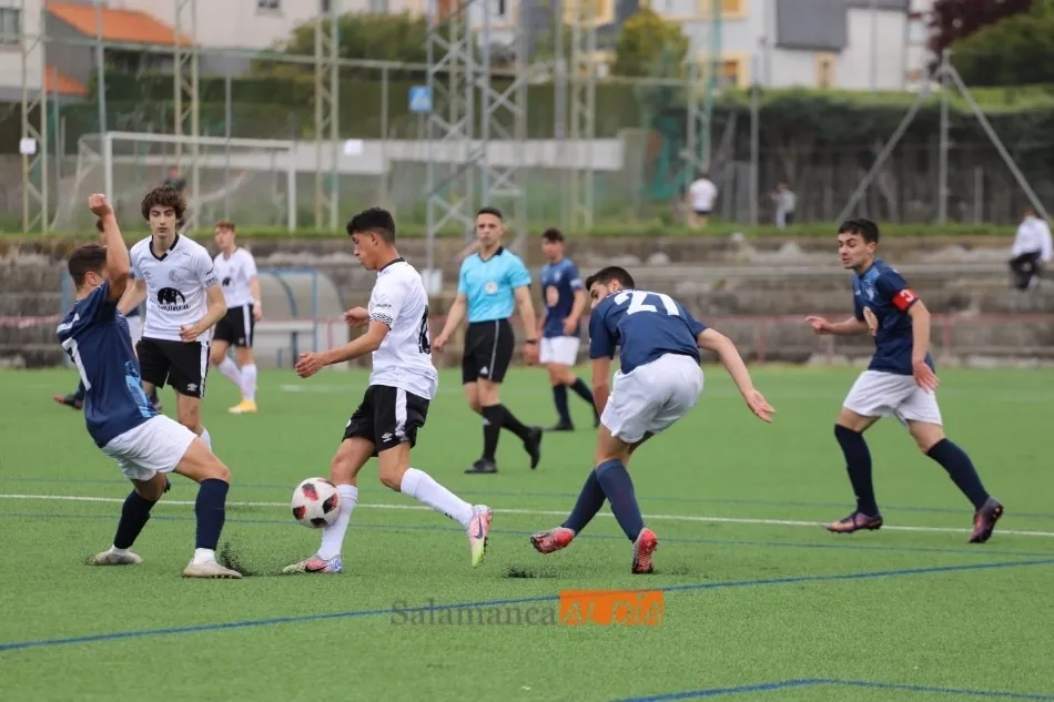Foto 6 - Goleada del Salamanca UDS de Juvenil Regional al Villamayor (3-0)