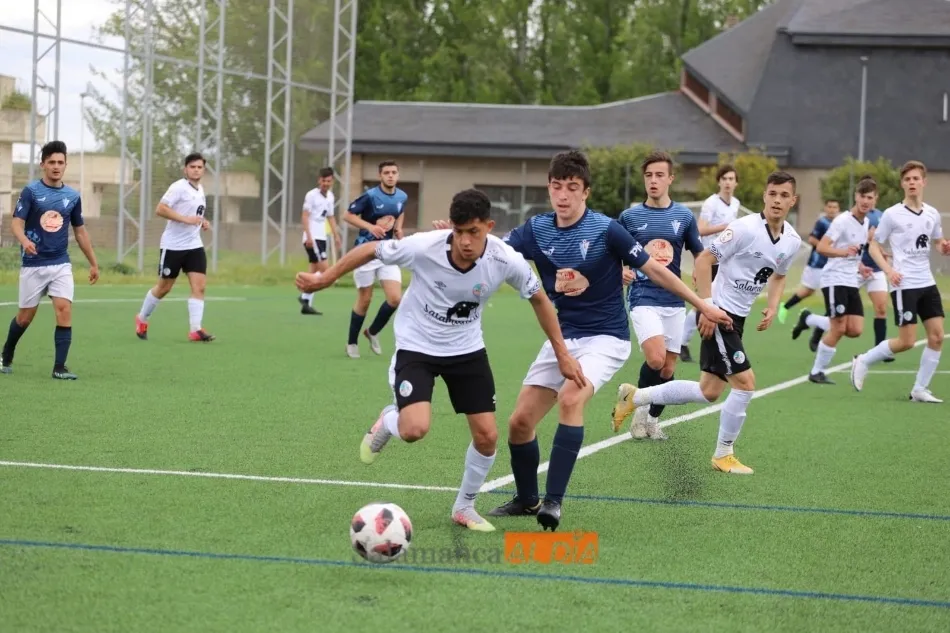 Foto 3 - Goleada del Salamanca UDS de Juvenil Regional al Villamayor (3-0)