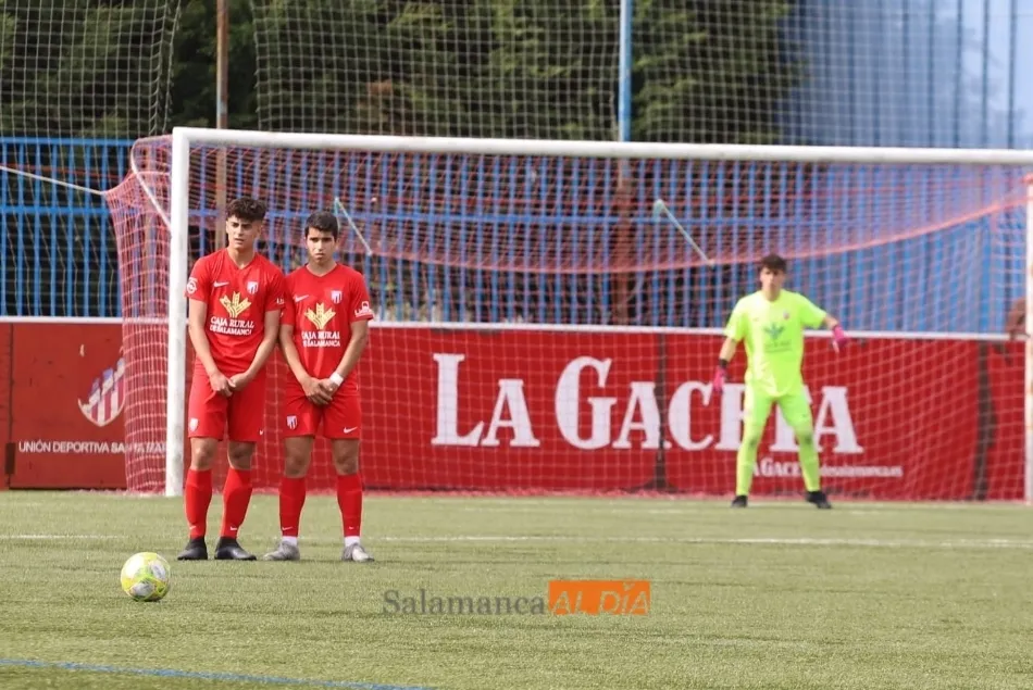 Foto 11 - El Santa Marta pierde el &lsquo;Honor&rsquo; con el Aravaca y desciende a Liga Nacional (0-3)