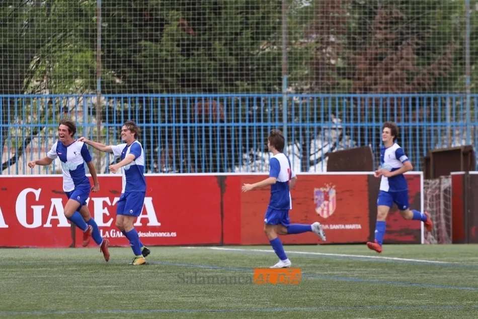 Foto 2 - El Santa Marta pierde el &lsquo;Honor&rsquo; con el Aravaca y desciende a Liga Nacional (0-3)