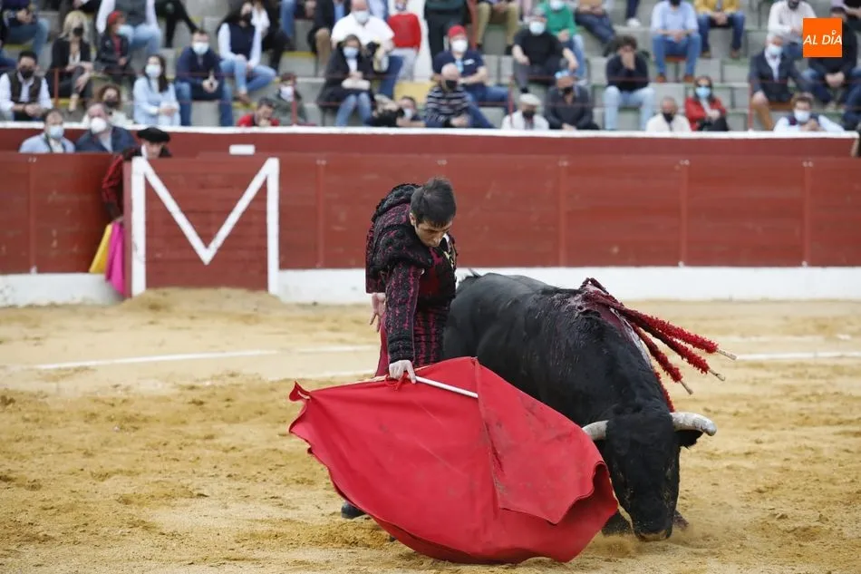 Foto 9 - Los Casta&ntilde;o, a oreja por coleta en su mano a mano en Villoria