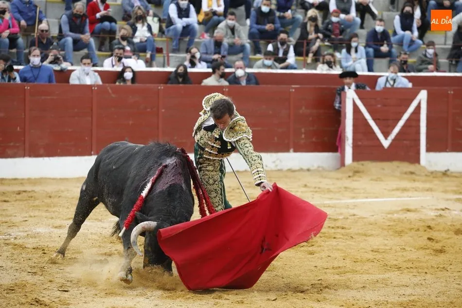 Foto 8 - Los Casta&ntilde;o, a oreja por coleta en su mano a mano en Villoria