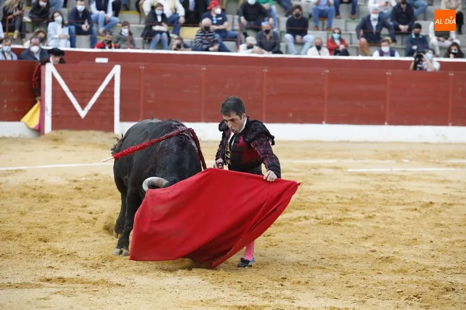 Foto 4 - Los Casta&ntilde;o, a oreja por coleta en su mano a mano en Villoria