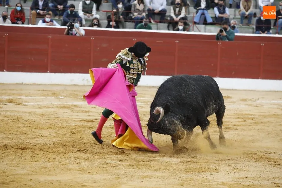 Foto 3 - Los Casta&ntilde;o, a oreja por coleta en su mano a mano en Villoria