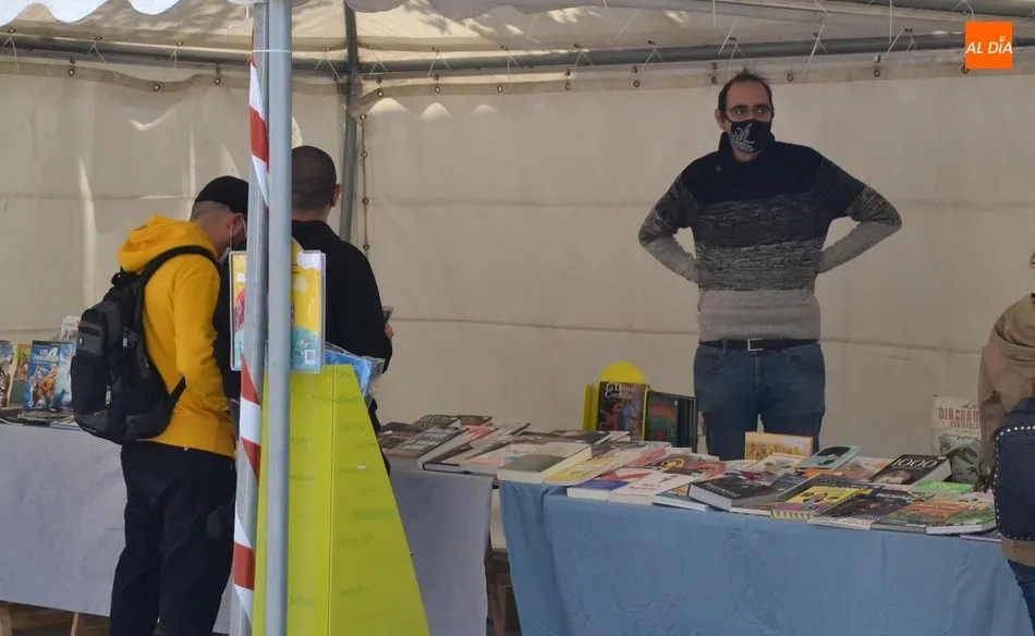 Foto 10 - Completada la Feria del Libro tras dos d&iacute;as de bastante animaci&oacute;n en la calle Lorenza Iglesias  