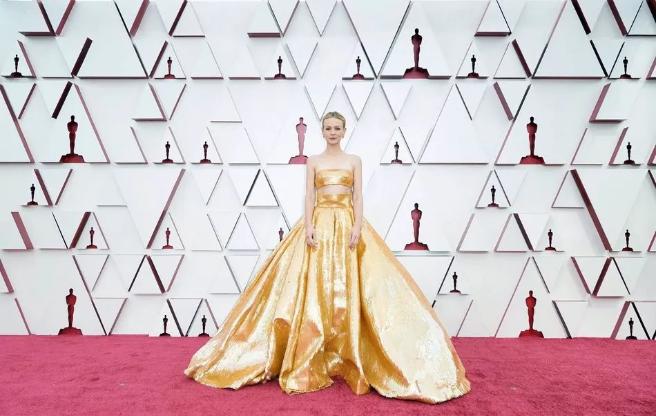 Foto 11 - Las mejor vestidas de los Oscars 2021