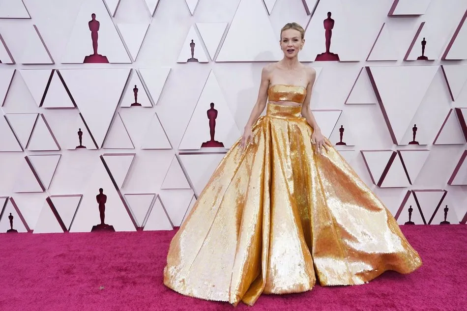 Foto 9 - Las mejor vestidas de los Oscars 2021