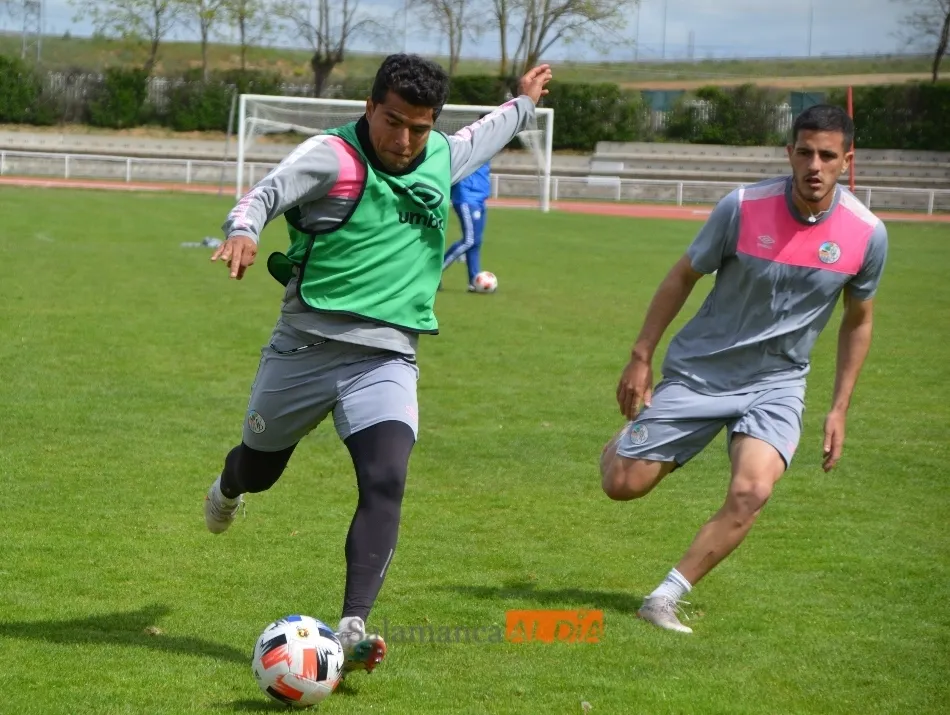 Foto 3 - El Salamanca UDS &lsquo;recupera&rsquo; a Javi Navas y Casado&hellip;&nbsp;pero no a Sep&uacute;lveda para el entrenamiento
