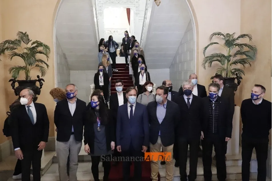 El Avenida, con Carbayo, en el Ayuntamiento / Guillermo García