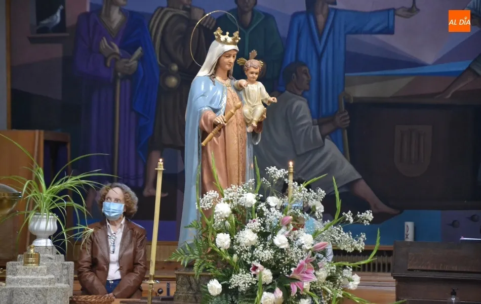 Foto 3 - Buena asistencia de fieles a la Novena en honor a la Virgen de los Remedios  