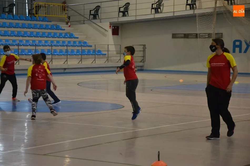 Foto 11 - Reanuda su actividad la Escuela de Atletismo de Ciudad Rodrigo coincidiendo con su 20&ordm; cumplea&ntilde;os ...