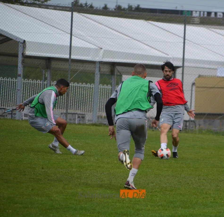 Foto 9 - Javi Navas ya est&aacute; casi listo; Casado mejora y Sep&uacute;lveda sale al campo y sigue al margen en el...