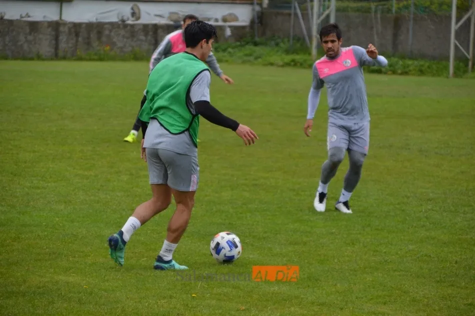 Foto 6 - Javi Navas ya est&aacute; casi listo; Casado mejora y Sep&uacute;lveda sale al campo y sigue al margen en el...