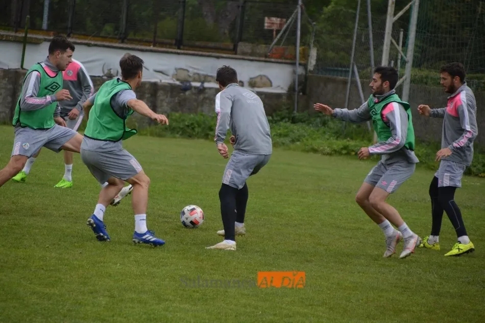Foto 2 - Javi Navas ya est&aacute; casi listo; Casado mejora y Sep&uacute;lveda sale al campo y sigue al margen en el...