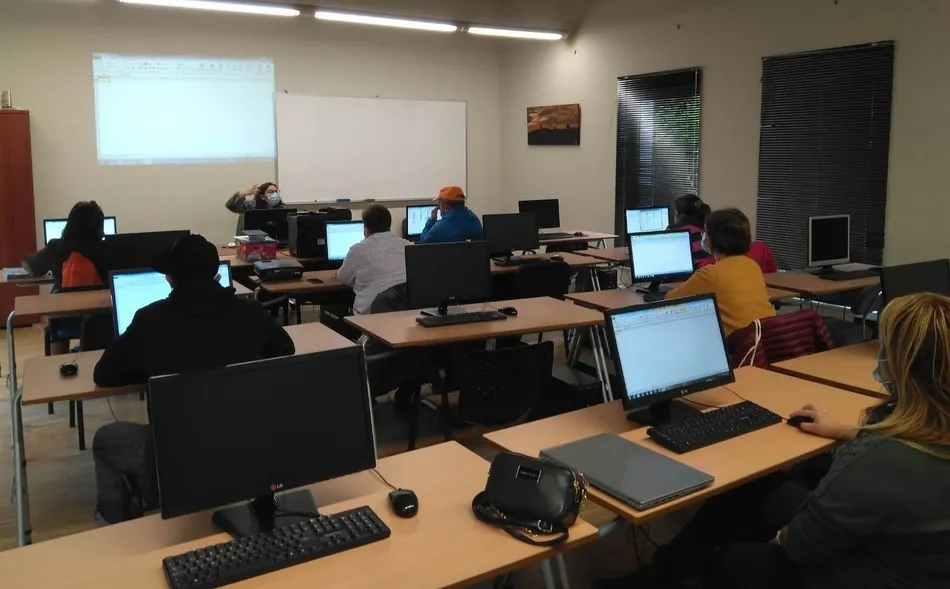 La Fundación Ciudad Rodrigo programa un curso de informática ‘para el insti’  