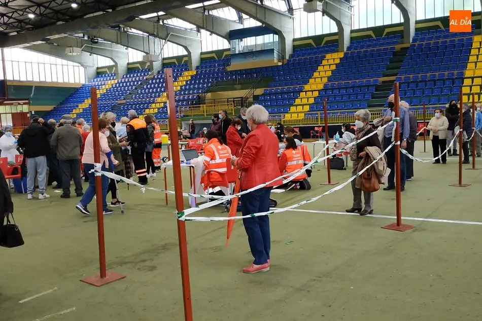 Foto 8 - Un millar de personas mayores de 80 a&ntilde;os quedan hoy inmunizadas en B&eacute;jar con la segunda dosis de...