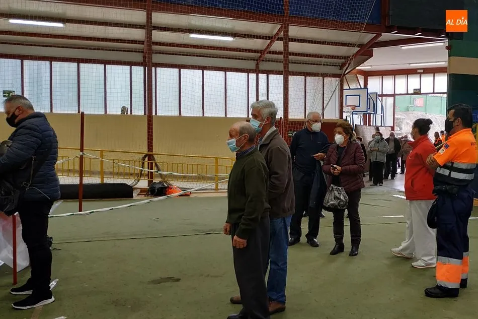 Foto 2 - Un millar de personas mayores de 80 a&ntilde;os quedan hoy inmunizadas en B&eacute;jar con la segunda dosis de...