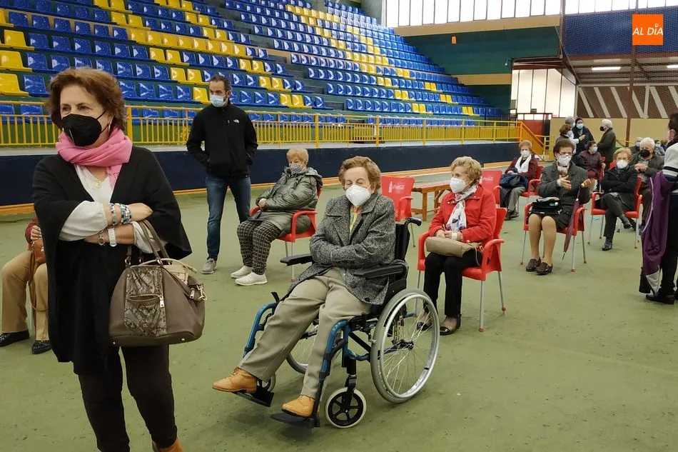 Foto 4 - Un millar de personas mayores de 80 a&ntilde;os quedan hoy inmunizadas en B&eacute;jar con la segunda dosis de...