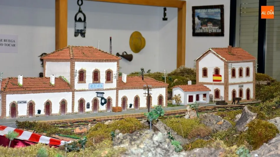 Reproducción de la estación de La Fregeneda que se puede visitar en la sala Tunel 21 / E. Corredera
