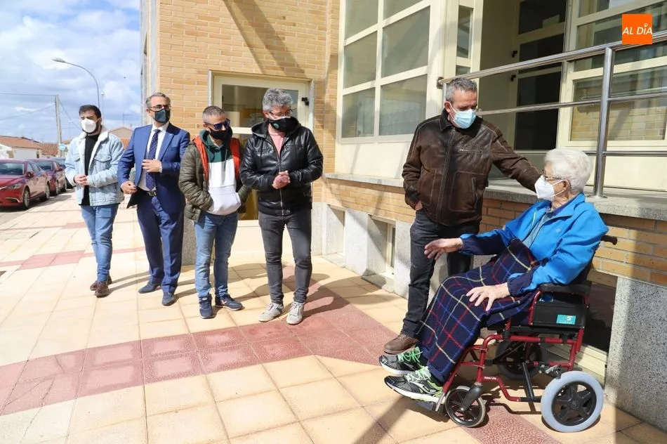 Foto 2 - Do&ntilde;inos reconoce la labor de Joaqu&iacute;n Grimaldo por la promoci&oacute;n del deporte en el municipio