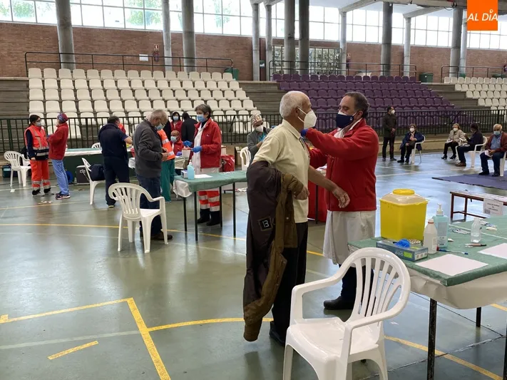 Foto 5 - Administradas 900 vacunas a la poblaci&oacute;n de 70 a 76 a&ntilde;os de la zona b&aacute;sica de salud de...