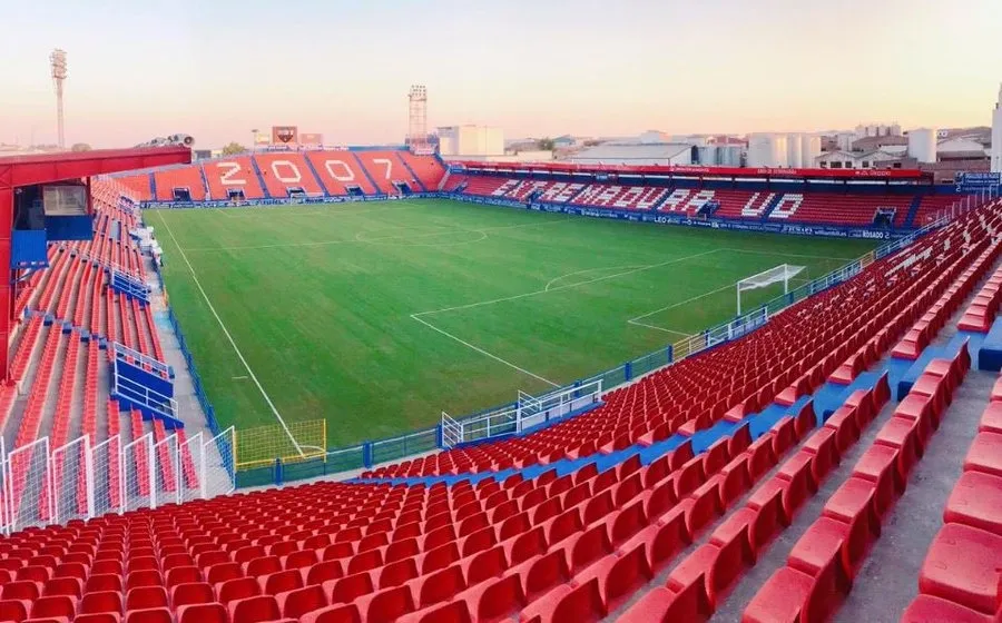 El Francisco de la Hera, campo del Extremadura / Fotos: Twitter