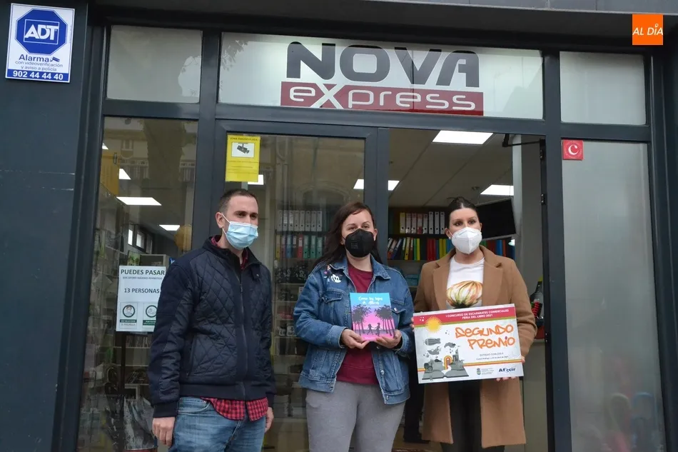 Foto 4 - Entregados los premios del novedoso Concurso de Escaparates de la Feria del Libro  