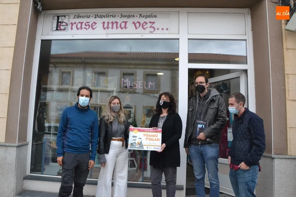 Entregados los premios del novedoso Concurso de Escaparates de la Feria del Libro  