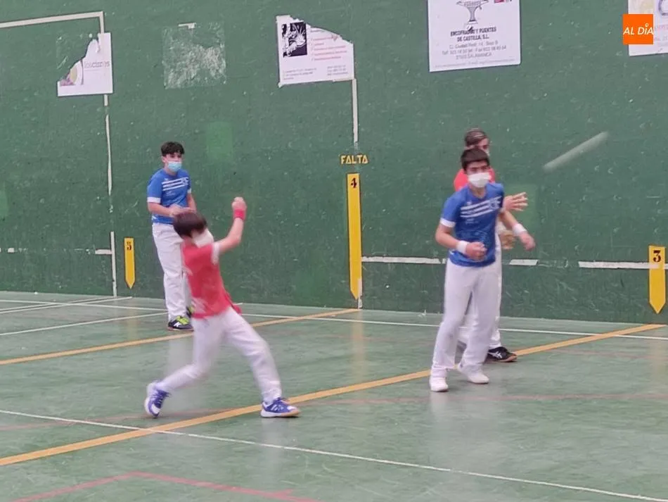 Foto 10 - Cuatro partidos en la tercera jornada del Campeonato de Pelota Club de Pelota Las Villas  