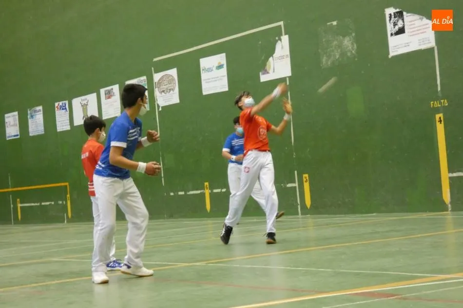 Foto 2 - Cuatro partidos en la tercera jornada del Campeonato de Pelota Club de Pelota Las Villas  