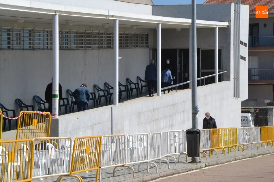 Foto 2 - Se completa la vacunaci&oacute;n de los mayores de 80 a 89 a&ntilde;os de la Zona B&aacute;sica de Ciudad Rodrigo  