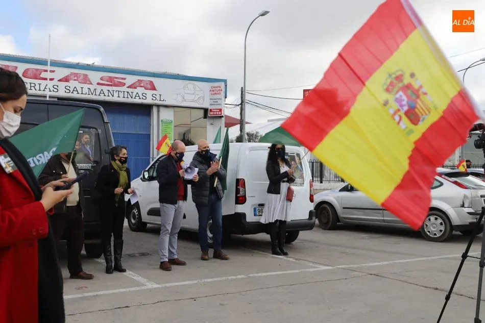 Momento de la lectura del manifiesto del Día del Trabajador de Vox Salamanca - Lydia González